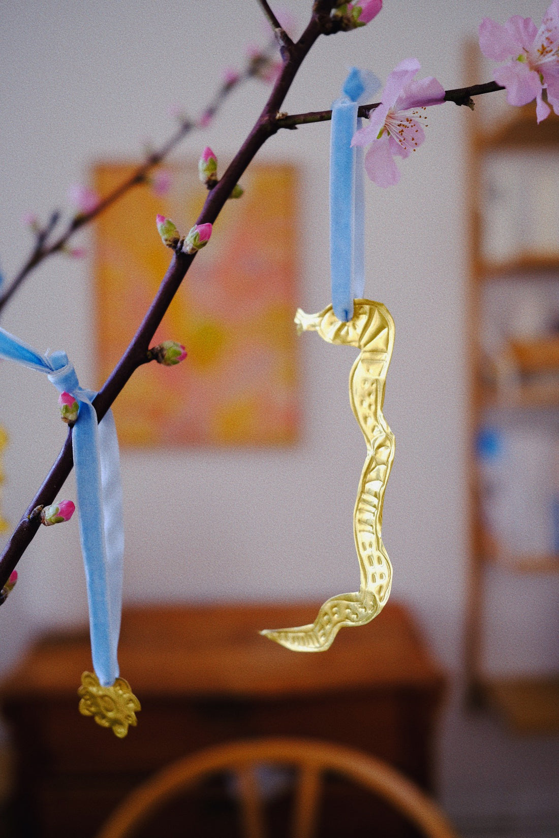 Craft template for golden EASTER pendants [Download/Printable]